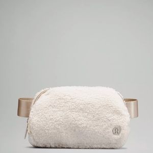 NWT Lululemon ivory belt bag 1L Sherpa fleece
